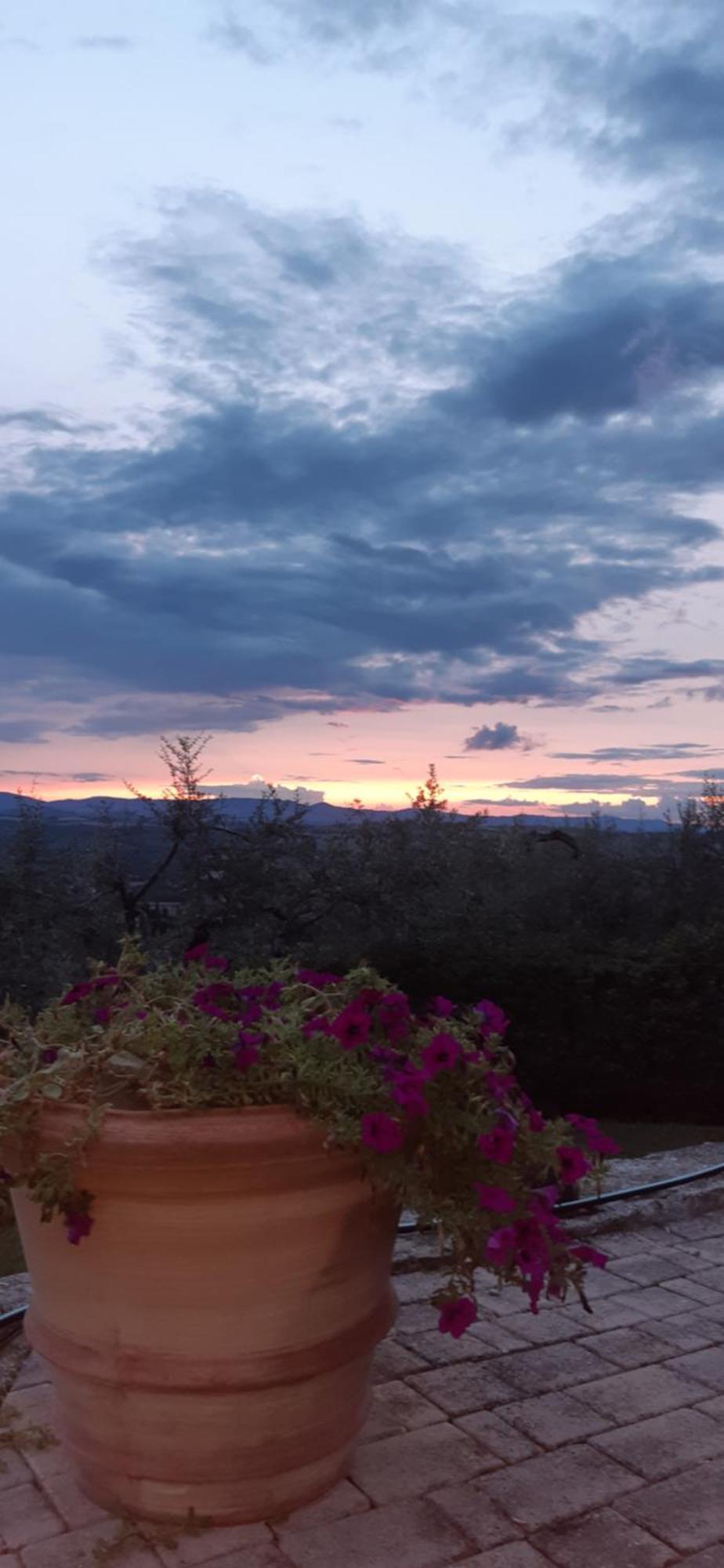 Piccolo Relais Galletto Di Marzo Spa E Relax Solo Per Due Paciano Exteriör bild